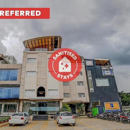 Vaccinated Staff- Townhouse Oak Hotel Silvotel Indore Ngoại thất bức ảnh
