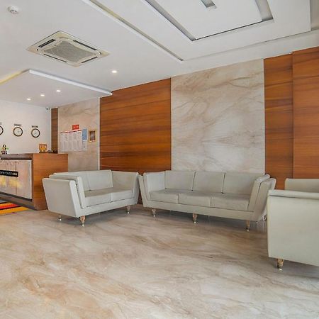 Vaccinated Staff- Townhouse Oak Hotel Silvotel Indore Ngoại thất bức ảnh